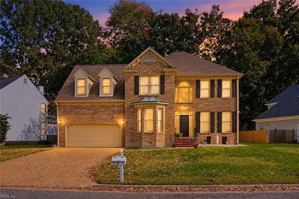 201 W Wedgwood Drive