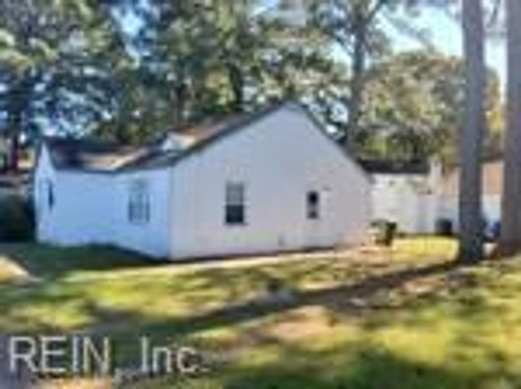 Photo of 5233 Curlew Drive, Norfolk, VA 23502 (MLS # 10607606)