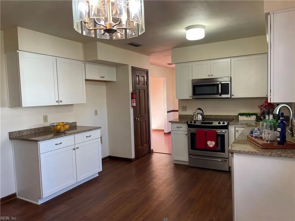 Virginia Beach, Virginia 23453, United States, 3 Bedrooms Bedrooms, ,3 BathroomsBathrooms,Residential,Active,256189