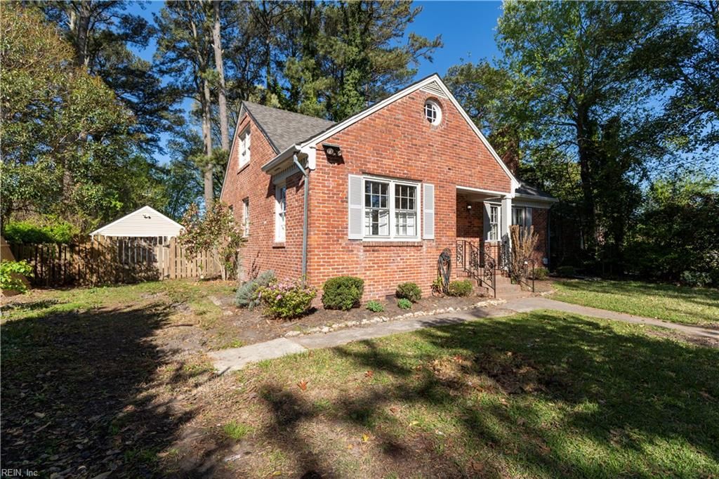 Photo of 196 E Mercury Boulevard, Hampton, VA 23669 (MLS # 10629372)