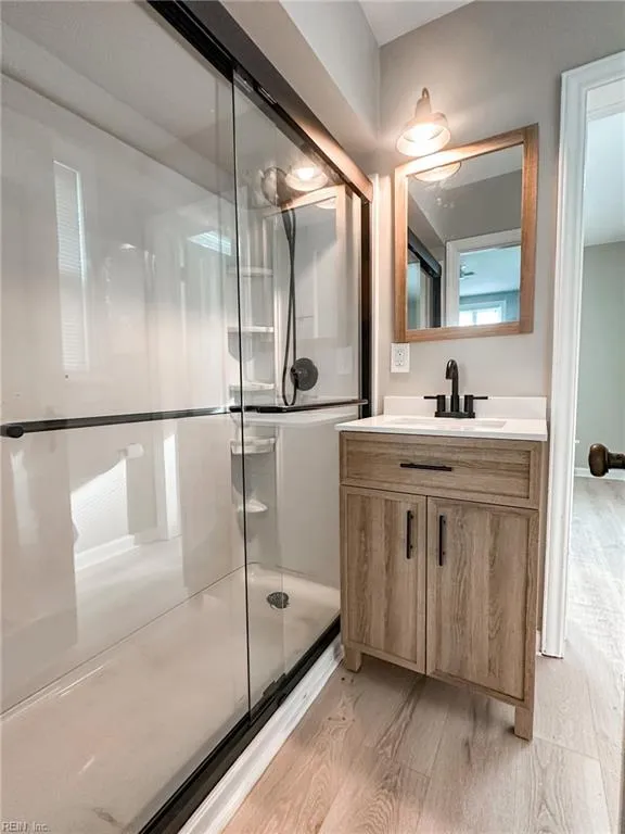 Portsmouth, Virginia 23701, United States, 2 Bedrooms Bedrooms, ,1 BathroomBathrooms,Residential,Active,216650