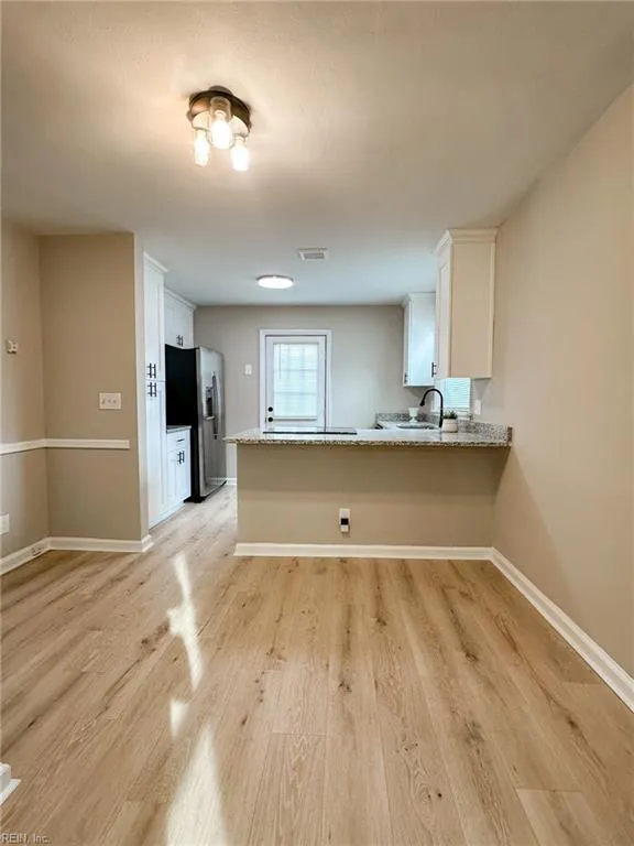 Portsmouth, Virginia 23701, United States, 2 Bedrooms Bedrooms, ,1 BathroomBathrooms,Residential,Active,216650