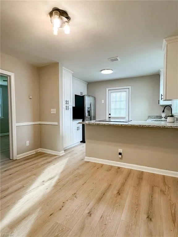 Portsmouth, Virginia 23701, United States, 2 Bedrooms Bedrooms, ,1 BathroomBathrooms,Residential,Active,216650