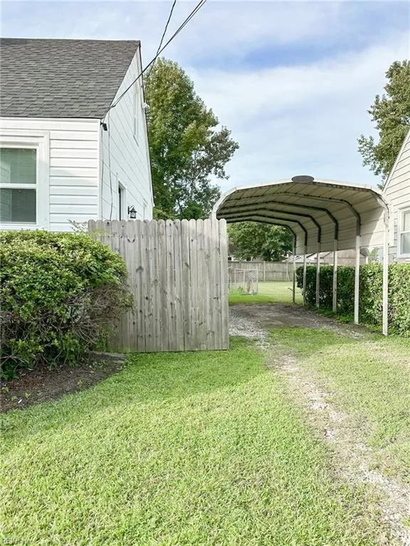 Portsmouth, Virginia 23701, United States, 2 Bedrooms Bedrooms, ,1 BathroomBathrooms,Residential,Active,216650