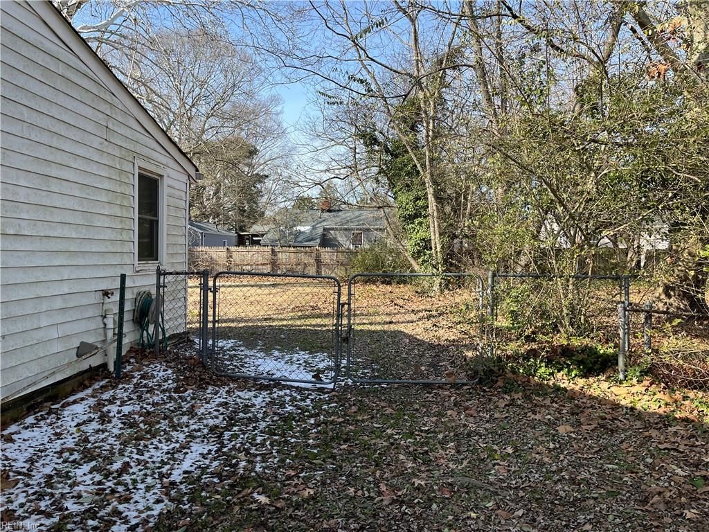 Photo of 9 Pollux Circle W, Portsmouth, VA 23701 (MLS # 10619166)