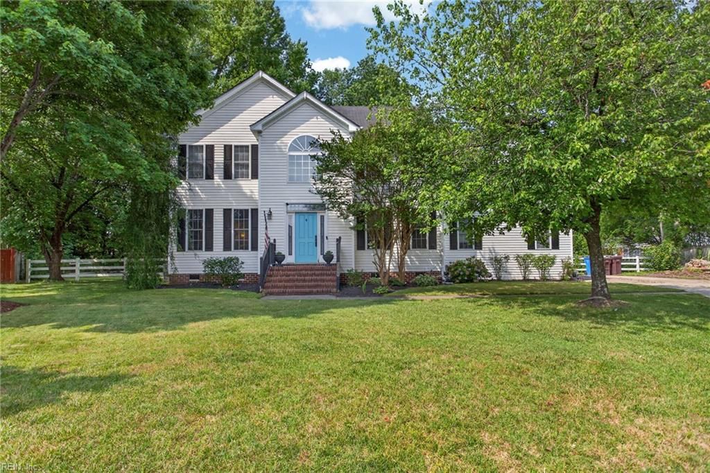 Photo of 700 Sarasota Arch, Chesapeake, VA 23322 (MLS # 10641744)