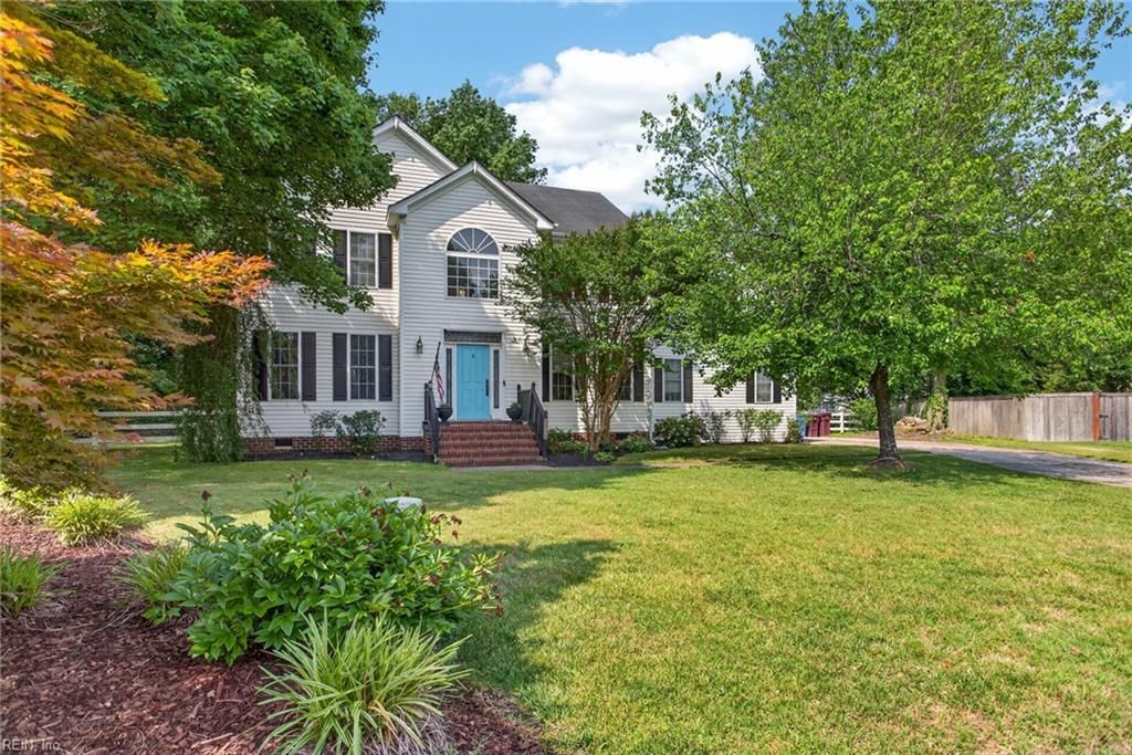 Photo of 700 Sarasota Arch, Chesapeake, VA 23322 (MLS # 10641744)