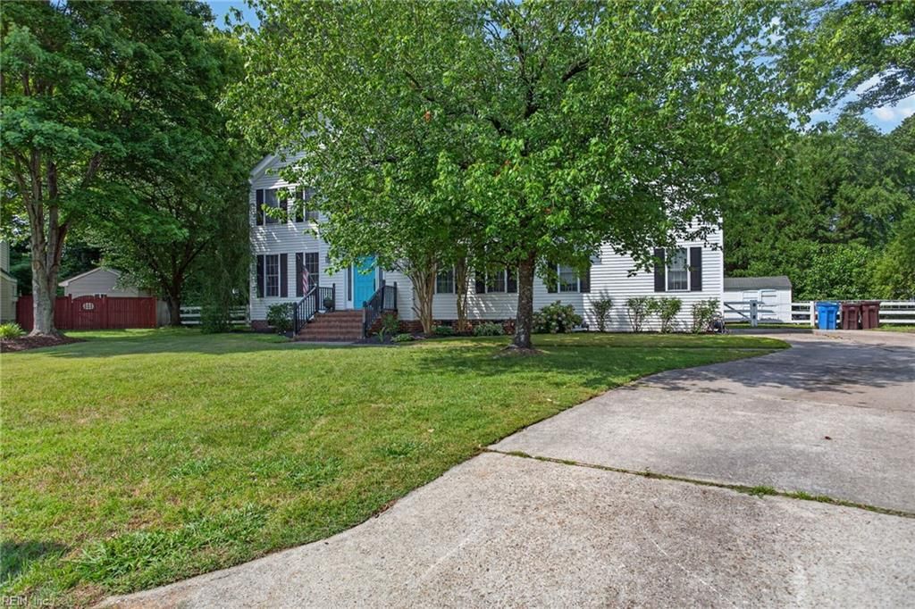 Photo of 700 Sarasota Arch, Chesapeake, VA 23322 (MLS # 10641744)