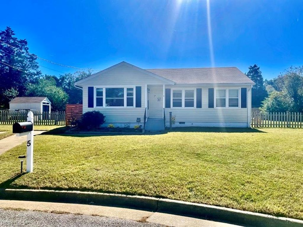 Photo of 5 Jules Circle, Newport News, VA 23601 (MLS # 10607552)