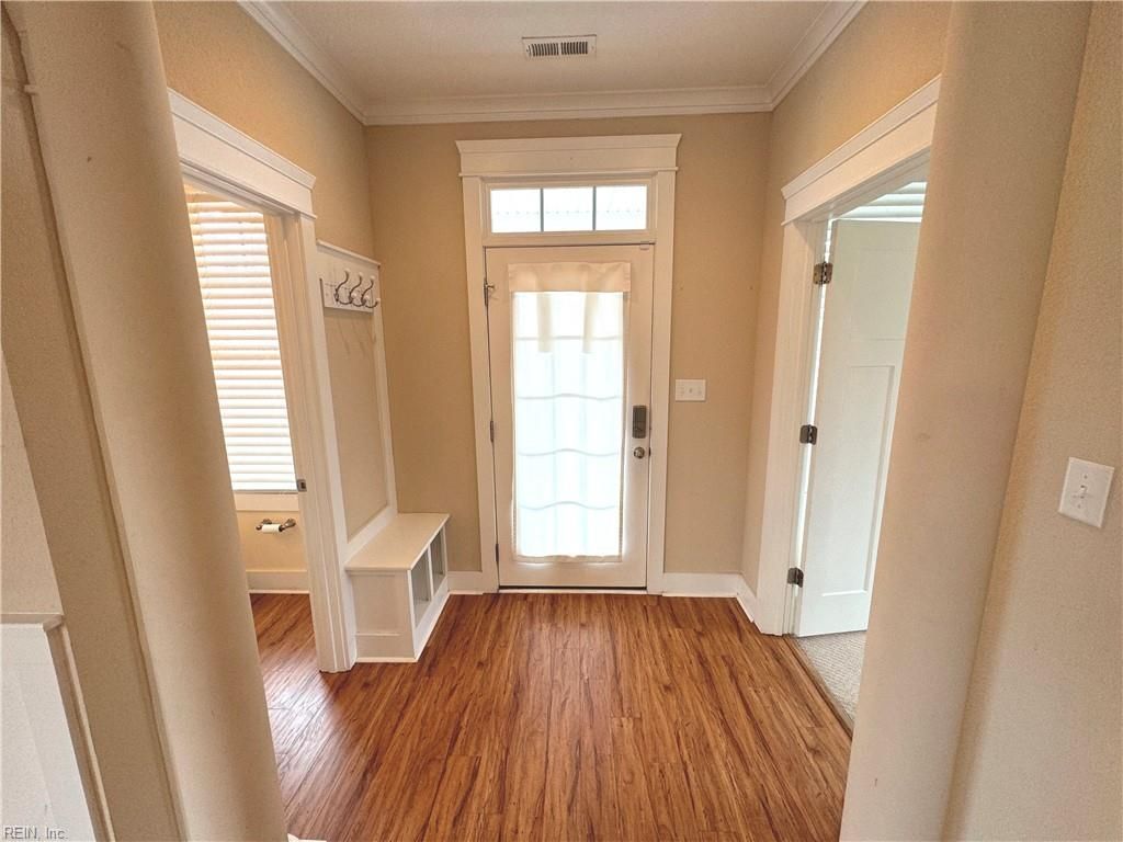 Photo of 865 OCEAN VIEW Avenue W, Norfolk, VA 23503 (MLS # 10619254)