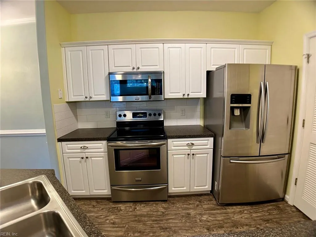 Virginia Beach, Virginia 23455, United States, 3 Bedrooms Bedrooms, ,2 BathroomsBathrooms,Residential,Active,206801