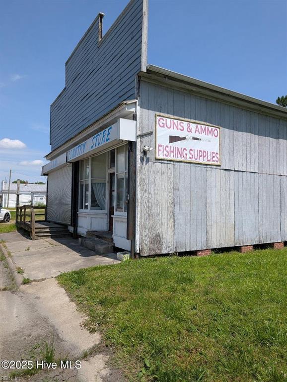 209 Main ST