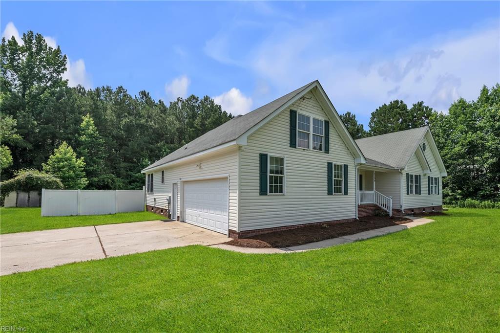1124 Saint Brides RD W