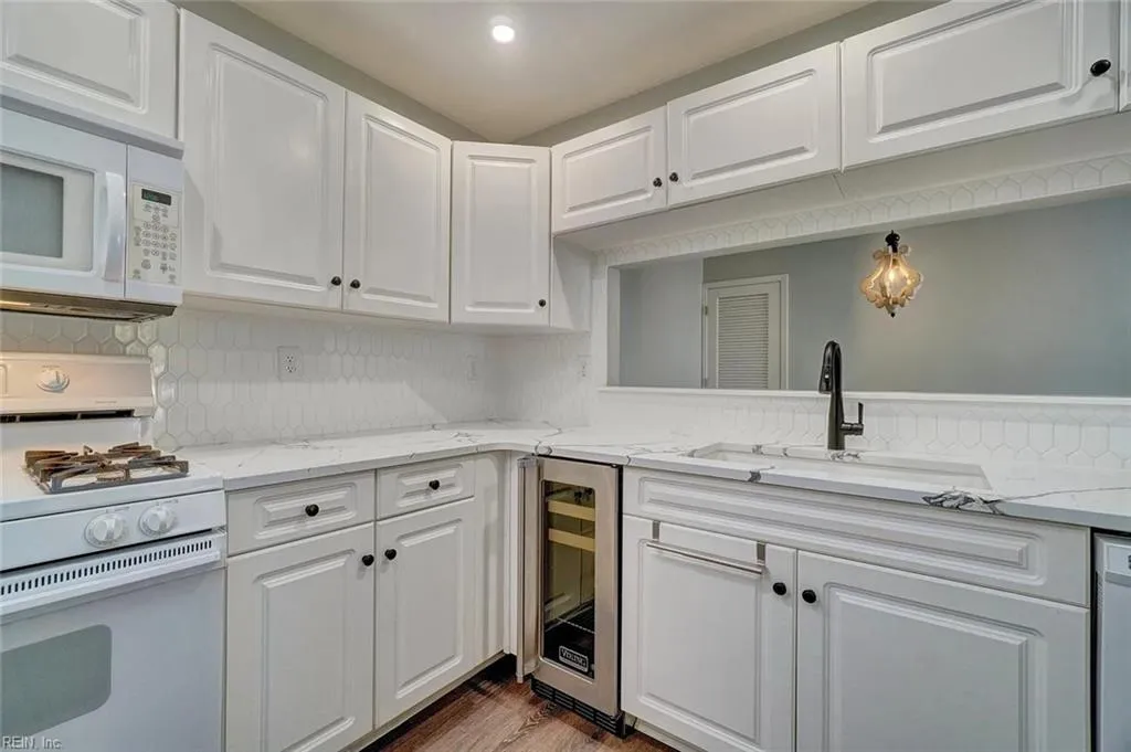 Virginia Beach, Virginia 23451, United States, 3 Bedrooms Bedrooms, ,2 BathroomsBathrooms,Residential,Active,99078