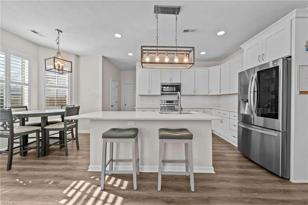 Virginia Beach, Virginia 23456, United States, 4 Bedrooms Bedrooms, ,3 BathroomsBathrooms,Residential,Pending,9157