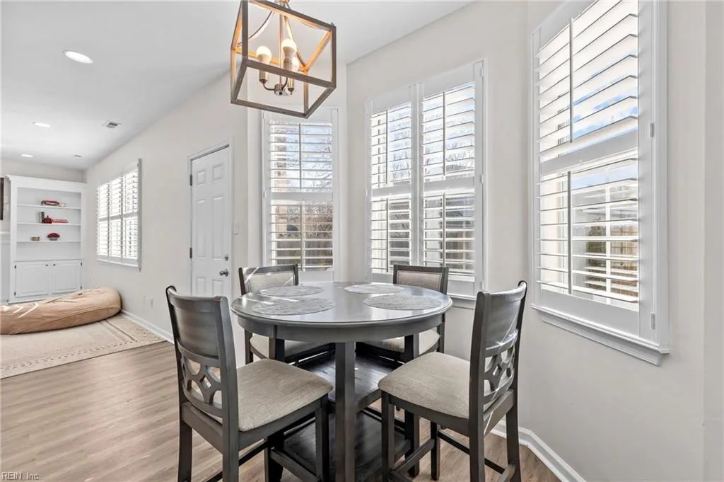 Virginia Beach, Virginia 23456, United States, 4 Bedrooms Bedrooms, ,3 BathroomsBathrooms,Residential,Pending,9157