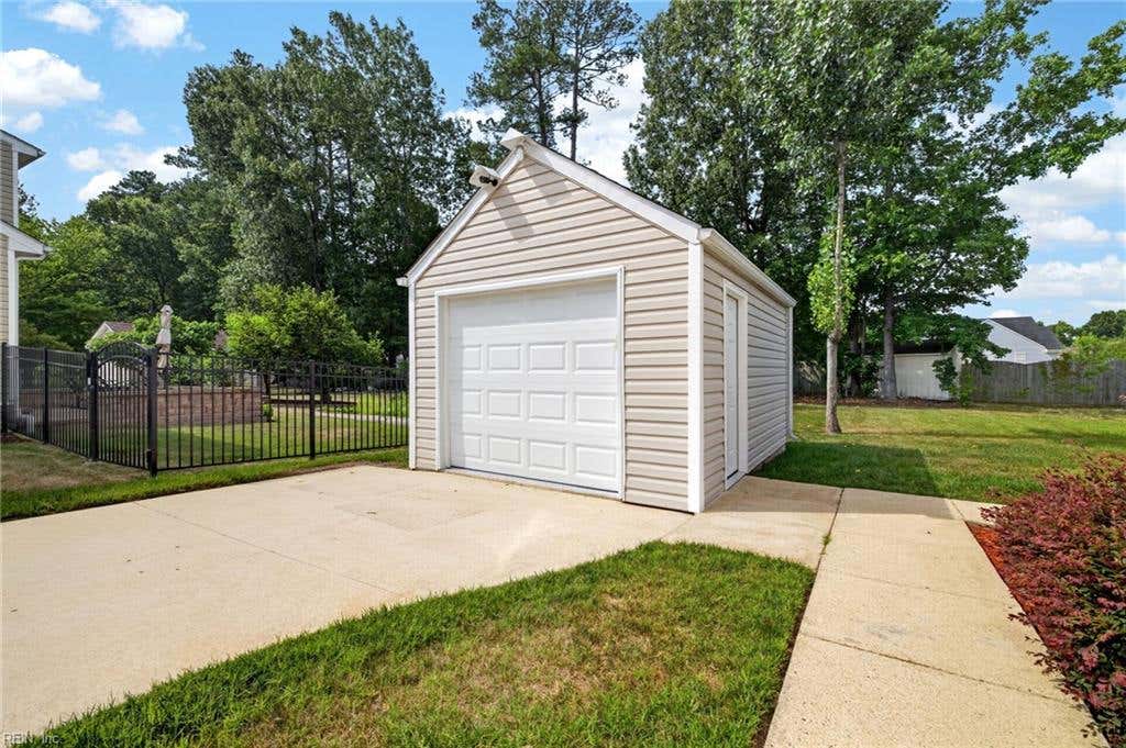 Photo of 236 Grandville Arch, Smithfield, VA 23430 (MLS # 10639450)