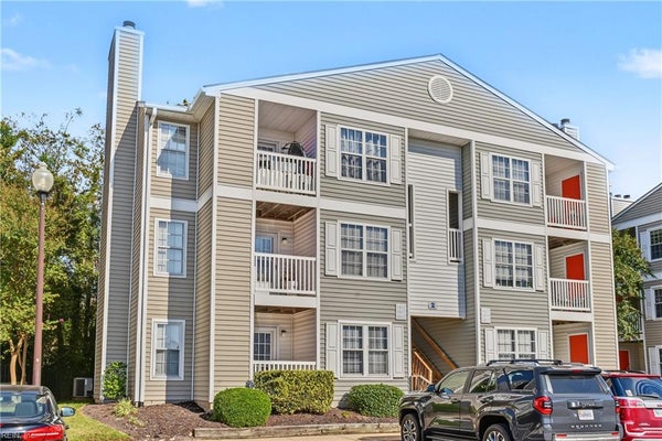 1813 CHANTILLY CT, VIRGINIA BEACH, VA 23451 - Image cff70629f8e1d176c8a9e0aa145f7760/2186710192