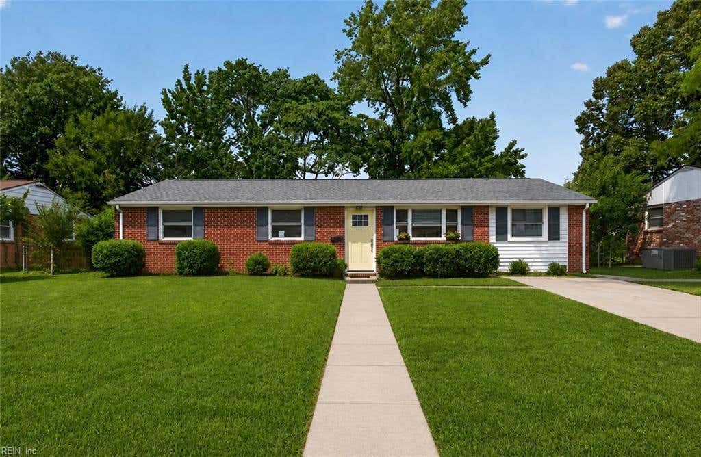 Photo of 1919 Seward Drive, Hampton, VA 23663 (MLS # 10650291)