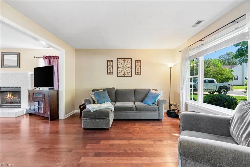 Virginia Beach, Virginia 23454, United States, 4 Bedrooms Bedrooms, ,3 BathroomsBathrooms,Residential,Pending,128438