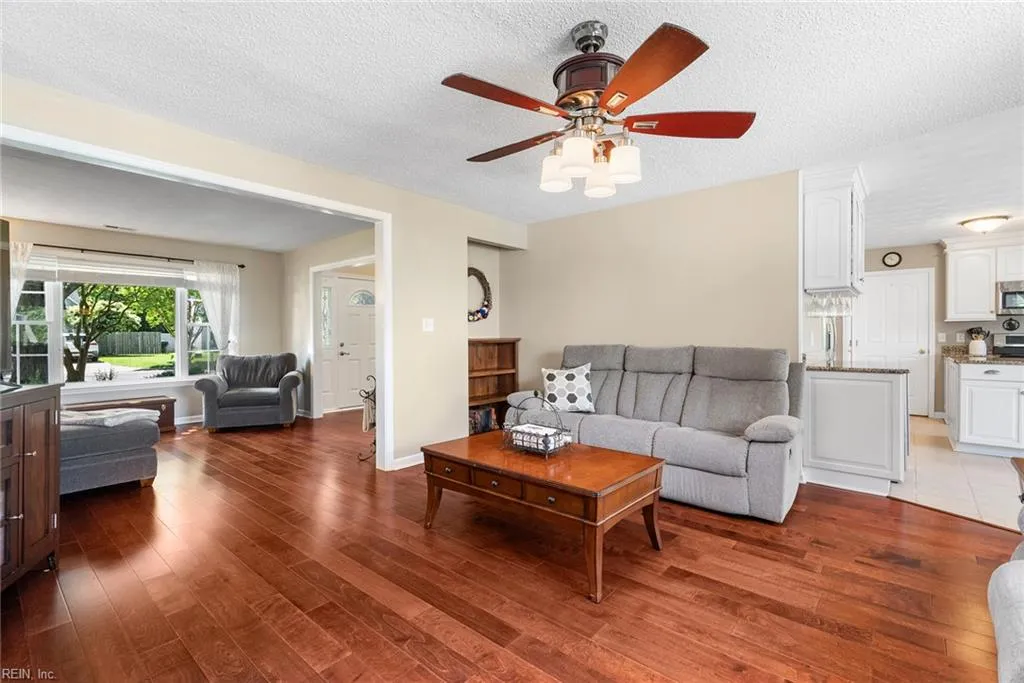 Virginia Beach, Virginia 23454, United States, 4 Bedrooms Bedrooms, ,3 BathroomsBathrooms,Residential,Pending,128438