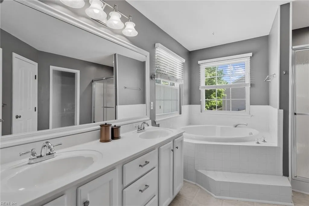 Virginia Beach, Virginia 23454, United States, 4 Bedrooms Bedrooms, ,3 BathroomsBathrooms,Residential,Pending,128438