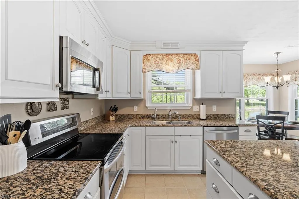 Virginia Beach, Virginia 23454, United States, 4 Bedrooms Bedrooms, ,3 BathroomsBathrooms,Residential,Pending,128438