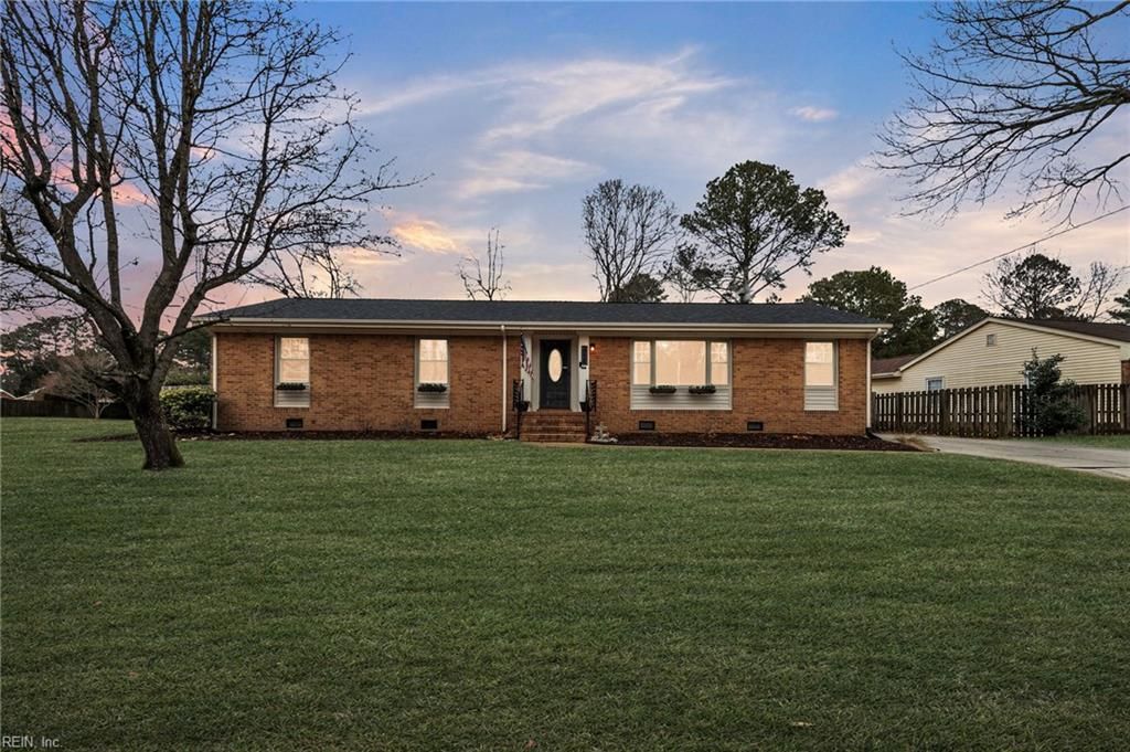 Photo of 5724 Craneybrook Lane, Portsmouth, VA 23703 (MLS # 10620481)