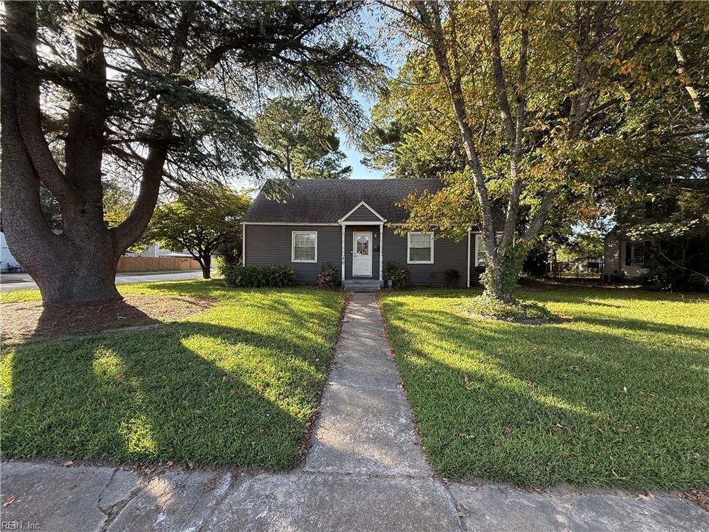 Photo of 86 Wyoming Avenue, Portsmouth, VA 23701 (MLS # 10606213)