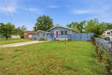 Photo of 218 Bradford Avenue, Norfolk, VA 23505 (MLS # 10653462)
