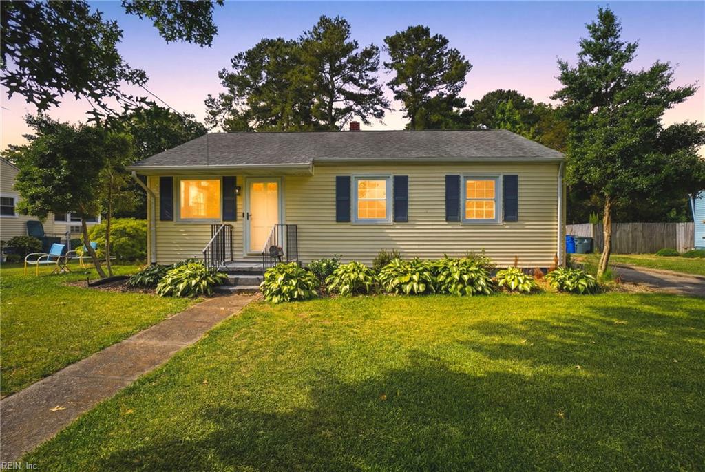 Photo of 539 Muskogee Avenue, Norfolk, VA 23509 (MLS # 10638348)