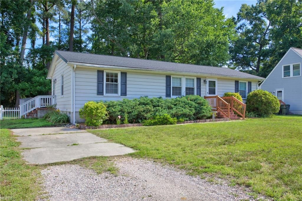 Photo of 105 Cavalier Drive, Yorktown, VA 23692 (MLS # 10640817)