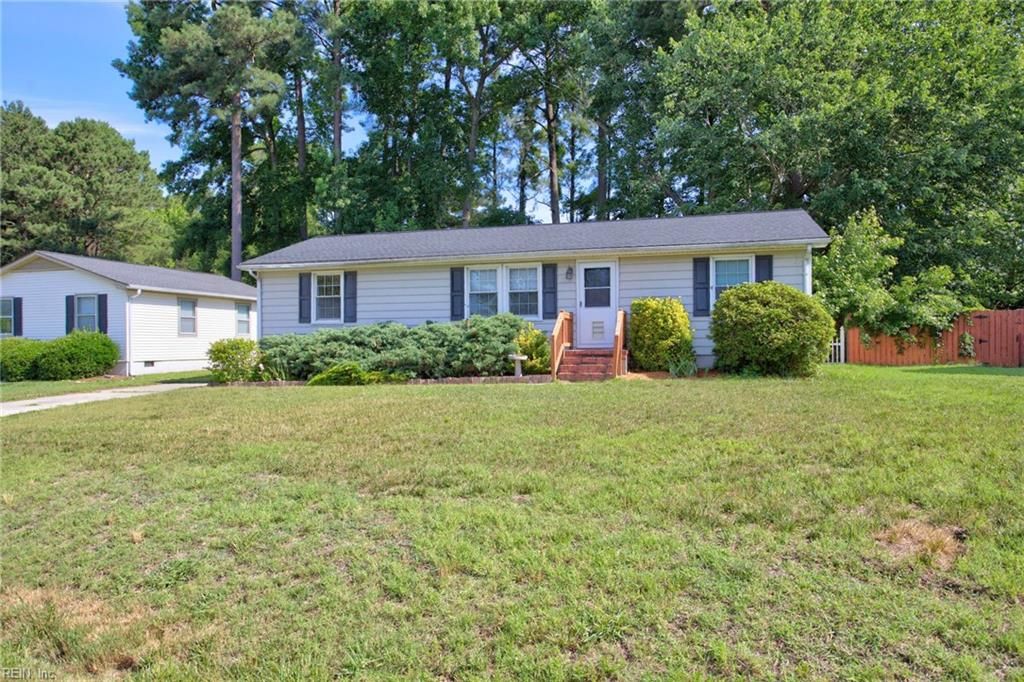 Photo of 105 Cavalier Drive, Yorktown, VA 23692 (MLS # 10640817)