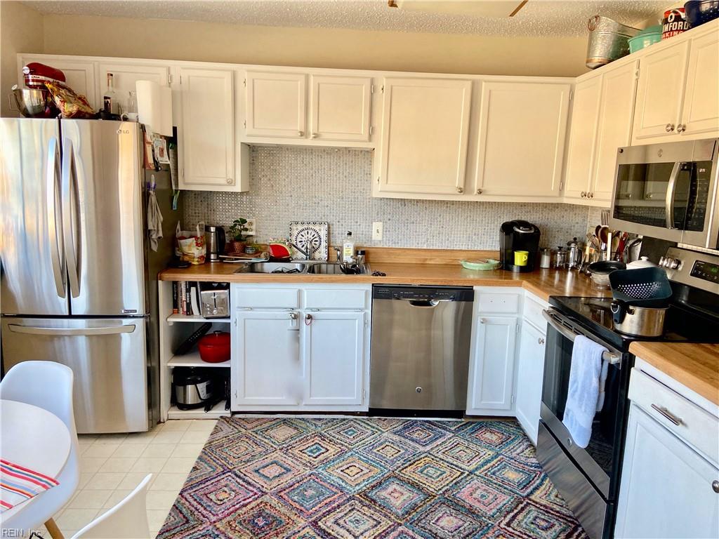 Photo of 3927 Aeries Way, Virginia Beach, VA 23455 (MLS # 10656140)