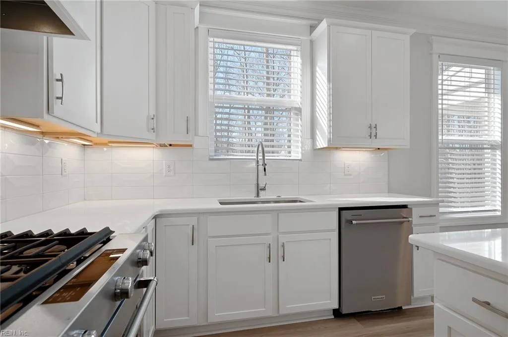 Virginia Beach, Virginia 23451, United States, 5 Bedrooms Bedrooms, ,4 BathroomsBathrooms,Residential,Pending,34153