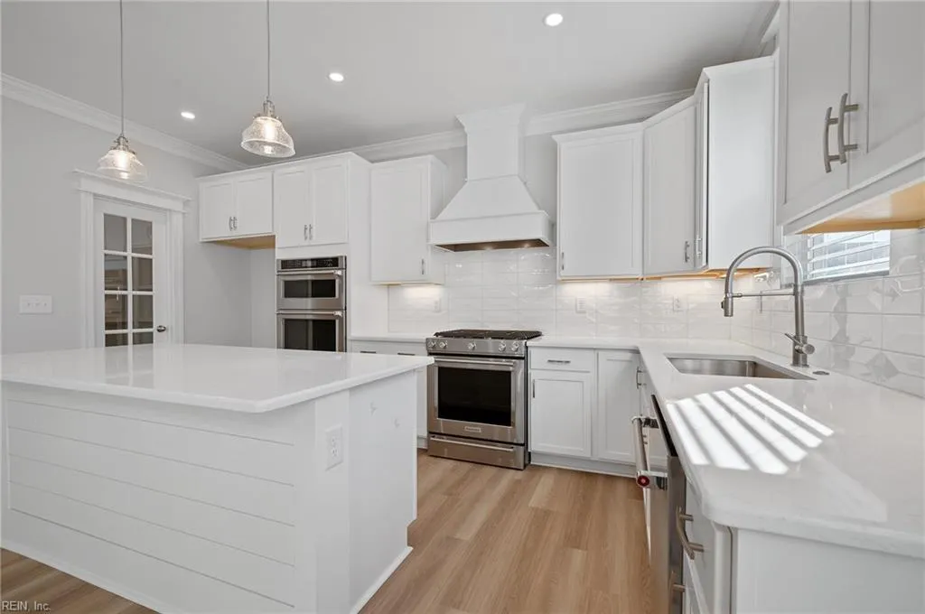 Virginia Beach, Virginia 23451, United States, 5 Bedrooms Bedrooms, ,4 BathroomsBathrooms,Residential,Pending,34153