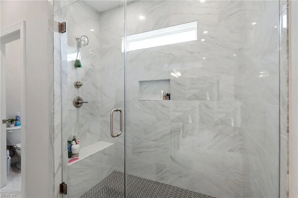 Virginia Beach, Virginia 23451, United States, 5 Bedrooms Bedrooms, ,4 BathroomsBathrooms,Residential,Pending,34153