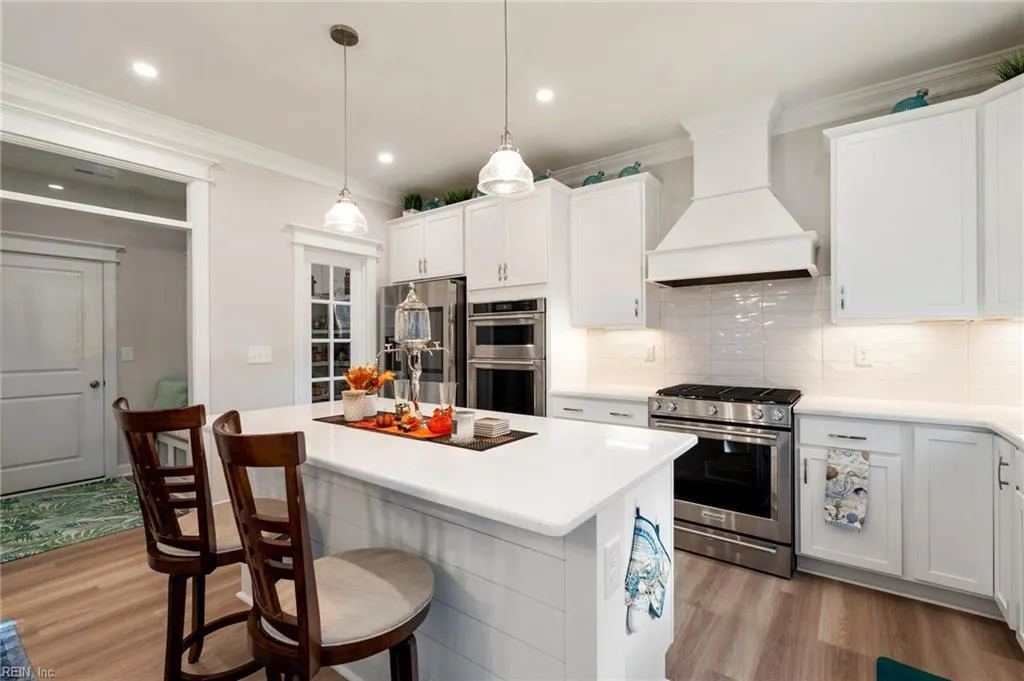 Virginia Beach, Virginia 23451, United States, 5 Bedrooms Bedrooms, ,4 BathroomsBathrooms,Residential,Pending,34153