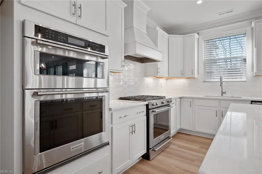 Virginia Beach, Virginia 23451, United States, 5 Bedrooms Bedrooms, ,4 BathroomsBathrooms,Residential,Pending,34153