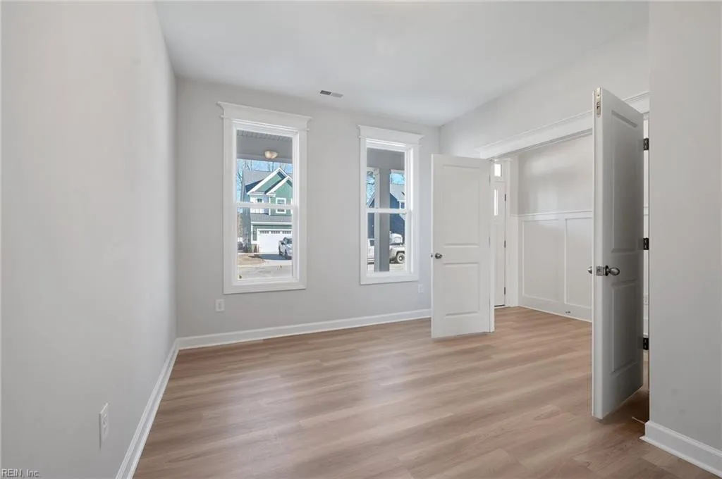 Virginia Beach, Virginia 23451, United States, 5 Bedrooms Bedrooms, ,4 BathroomsBathrooms,Residential,Pending,34153