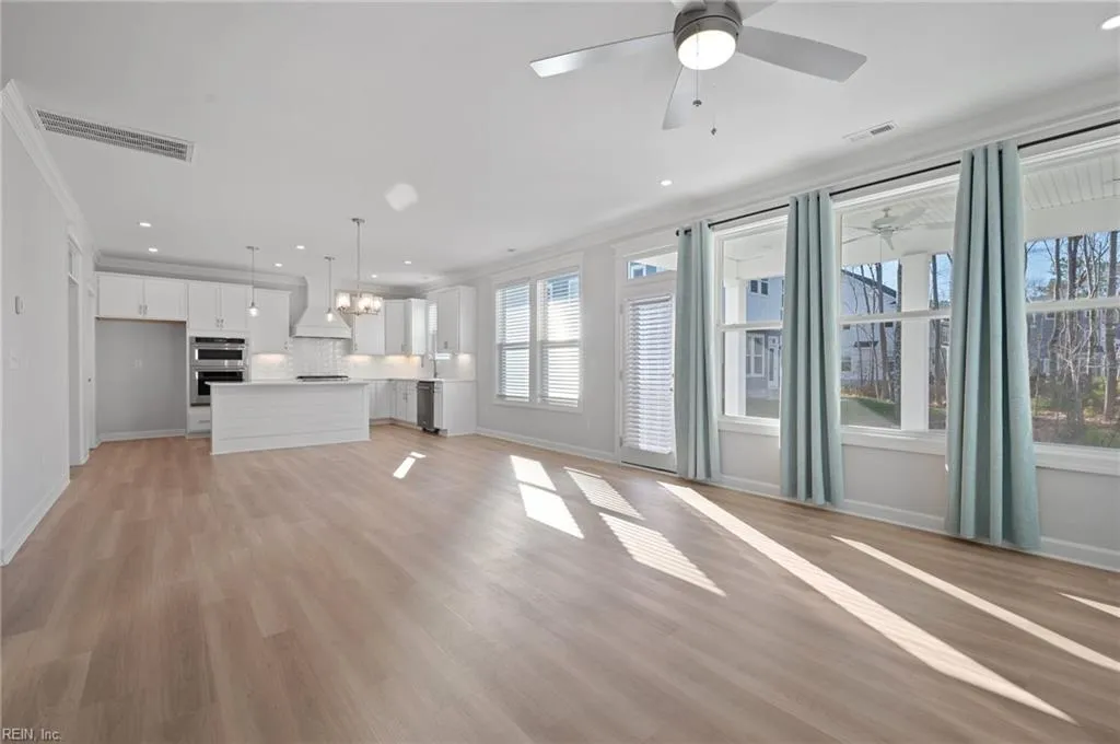 Virginia Beach, Virginia 23451, United States, 5 Bedrooms Bedrooms, ,4 BathroomsBathrooms,Residential,Pending,34153