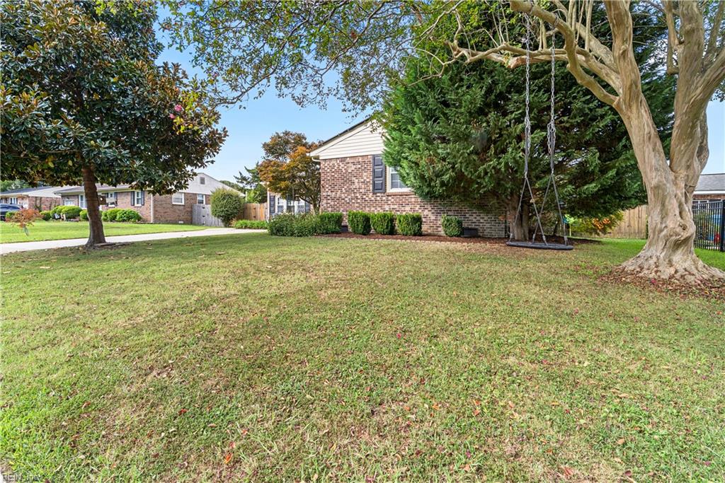 Photo of 821 Ray Place, Virginia Beach, VA 23454 (MLS # 10653888)
