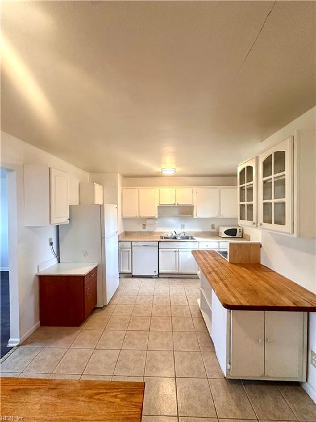 Photo of 3513 S Plaza Trail Trail, Virginia Beach, VA 23452 (MLS # 10615812)