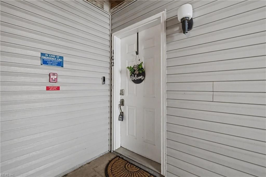 Photo of 616 Shoreham Court #102, Virginia Beach, VA 23451 (MLS # 10625384)