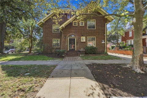 Photo for 607 W Princess Anne RD