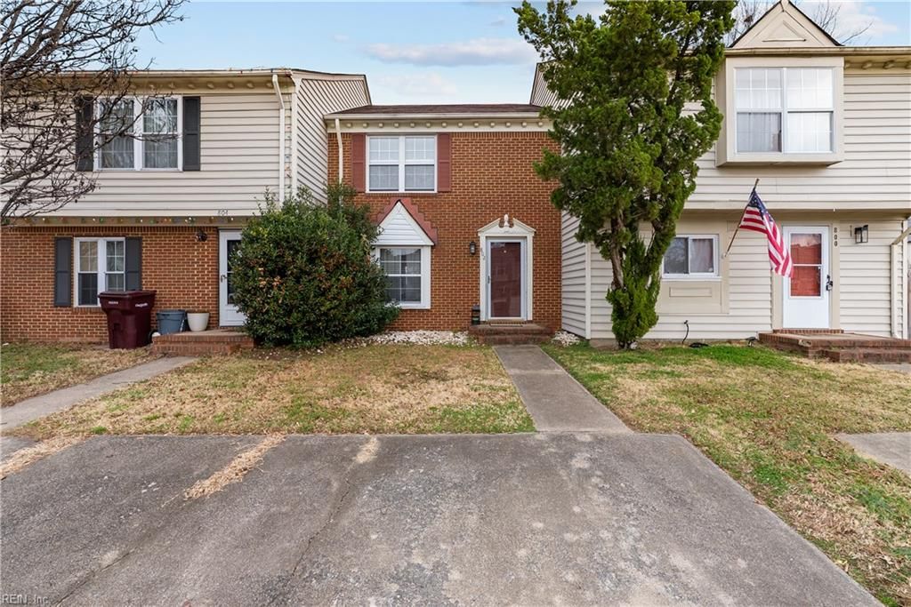 Photo of 802 Sutherland Arch, Chesapeake, VA 23320 (MLS # 10616424)