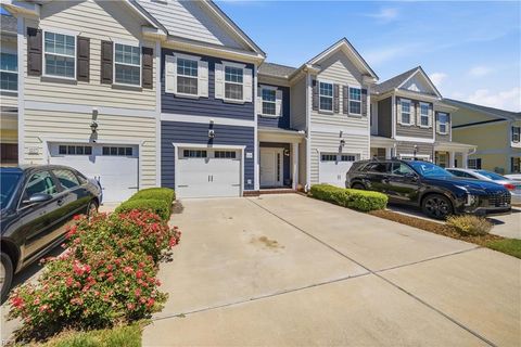 Photo of 5239 Lombard St Street, Chesapeake, VA 23321 (MLS # 10634478)