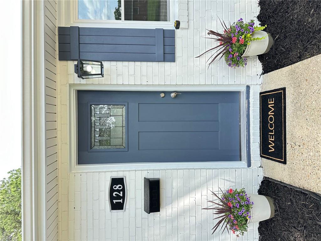 128 Ridgewood RD
