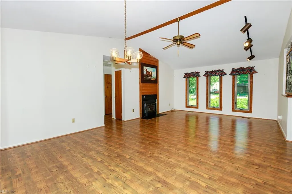 Newport News, Virginia 23602, United States, 3 Bedrooms Bedrooms, ,2 BathroomsBathrooms,Residential,Active,193703