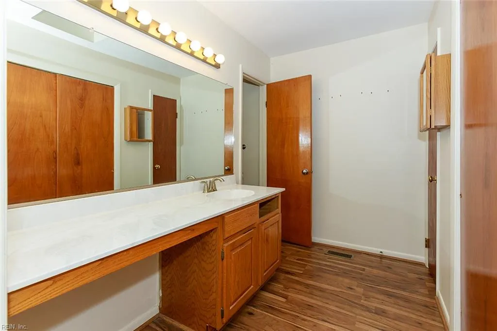 Newport News, Virginia 23602, United States, 3 Bedrooms Bedrooms, ,2 BathroomsBathrooms,Residential,Active,193703